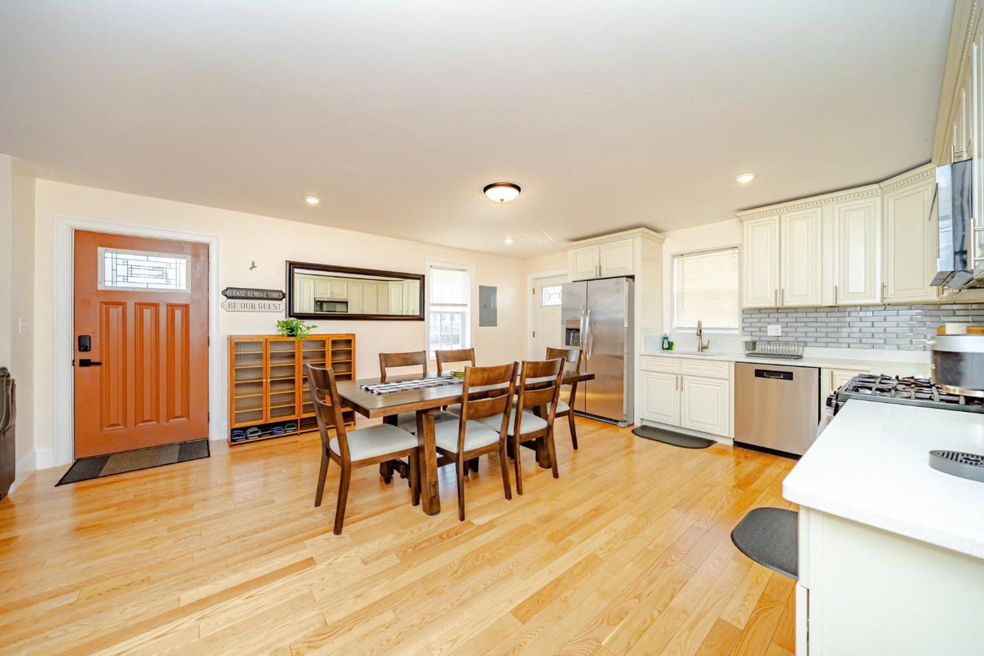 شقة 37 - 3Br Quincy - Cozy Townhouse Near Blue Hills المظهر الخارجي الصورة